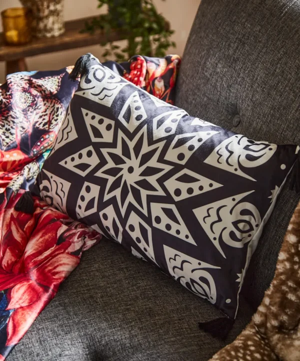 Cosy This Christmas<Joe Browns Enchanting Eye Reversible Cushion
