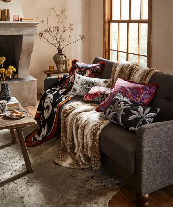 Cosy This Christmas<Joe Browns Enchanting Eye Reversible Cushion