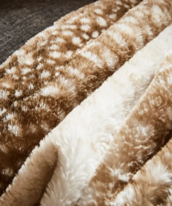 Gifts<Joe Browns Fawn Fur Throw