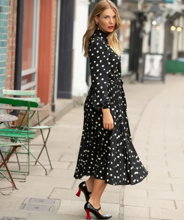 Dresses<Joe Browns Polly Spot Pleat Dress